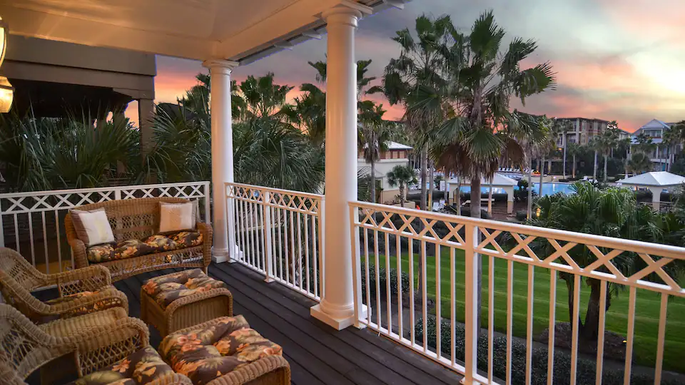 Newly Updated! 4Bed/3ba Home ~ Lovely Pool Views