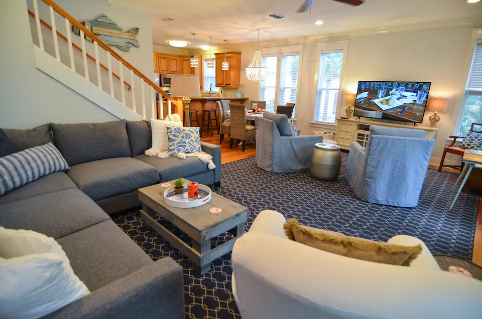 Peaceful Rays! Free Bikes! Porches w/Every Bedroom